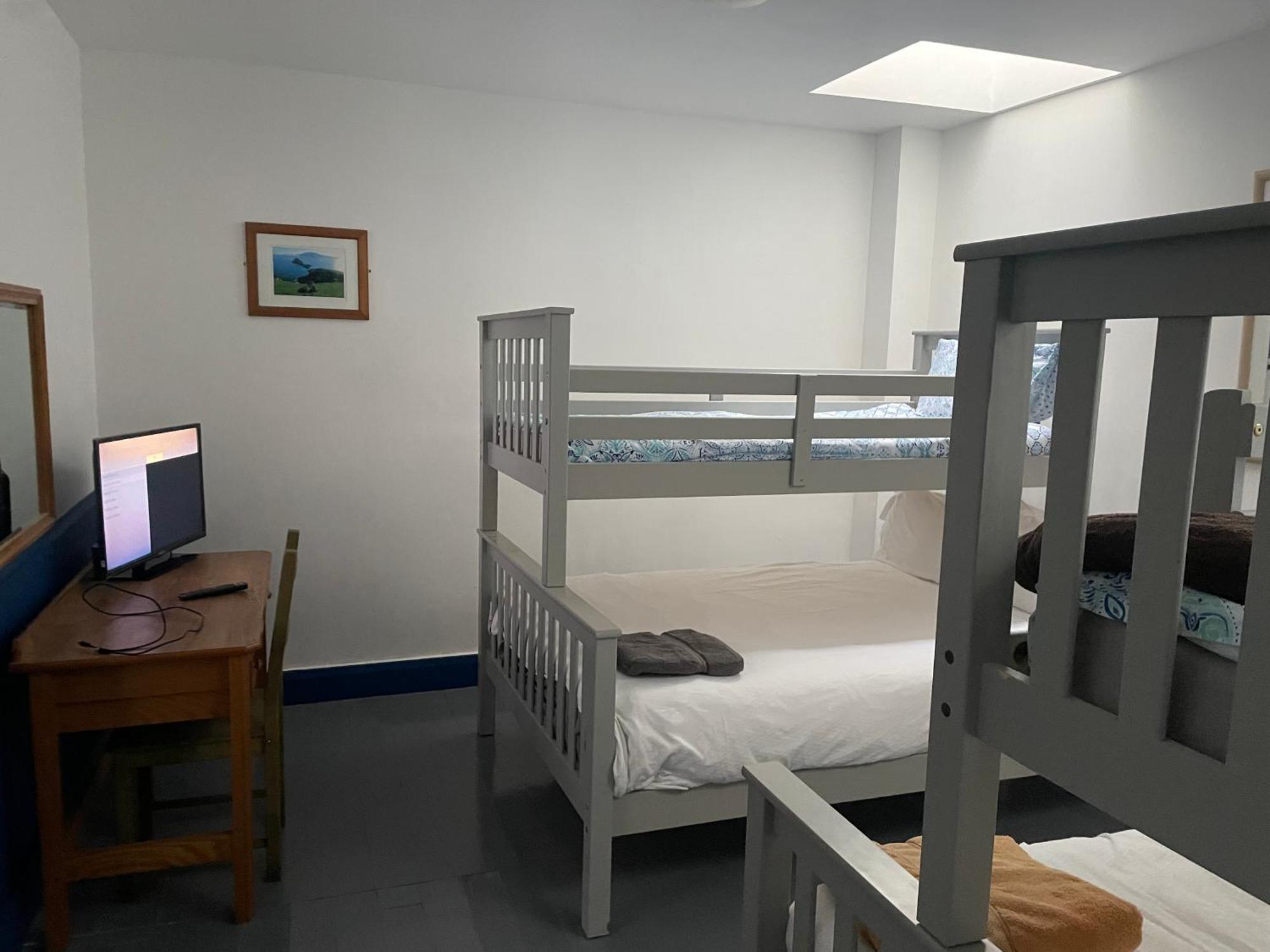 Coastguard Lodge Hostel At Tigh Tp Glaise Bheag Экстерьер фото