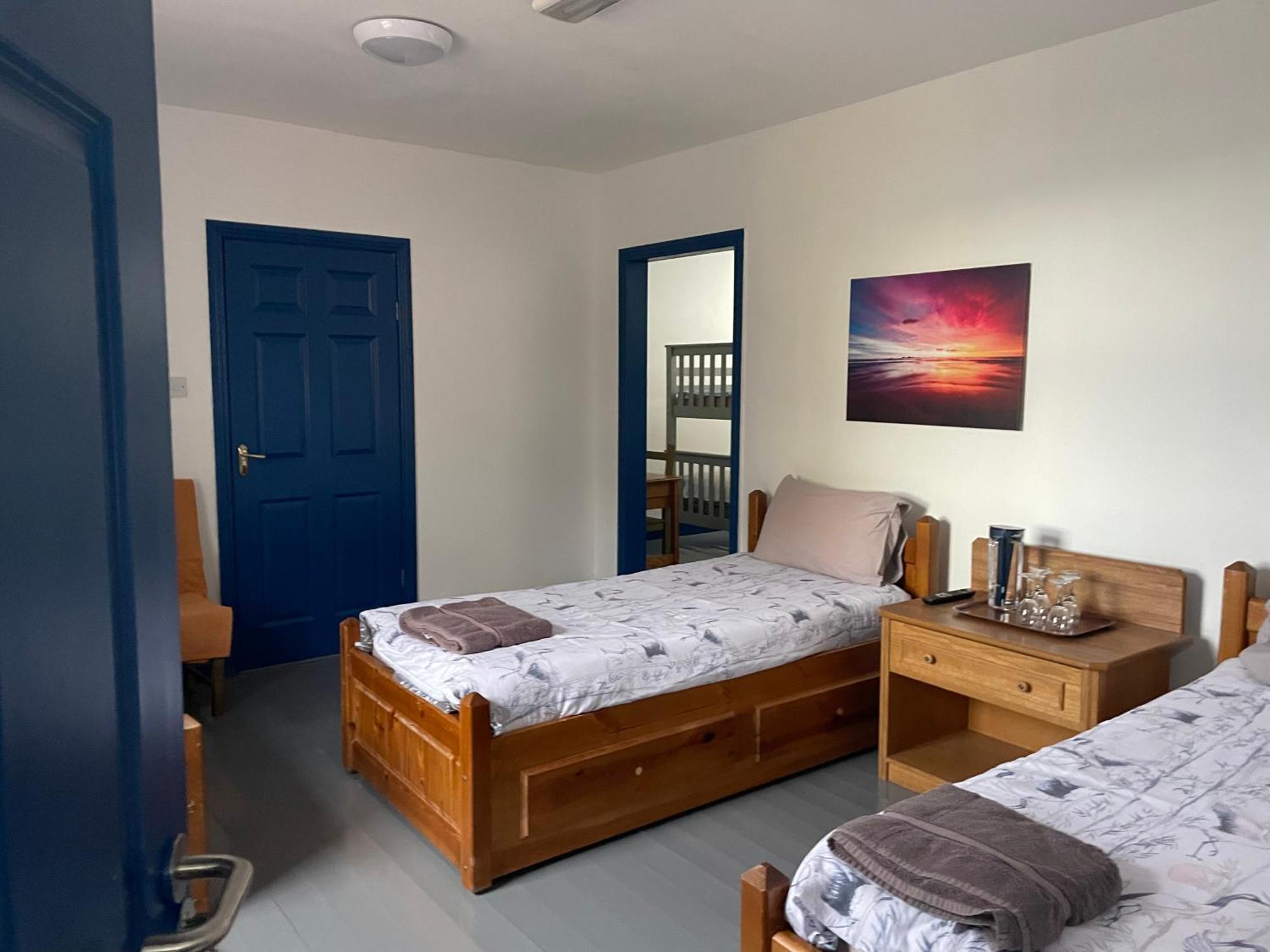 Coastguard Lodge Hostel At Tigh Tp Glaise Bheag Экстерьер фото