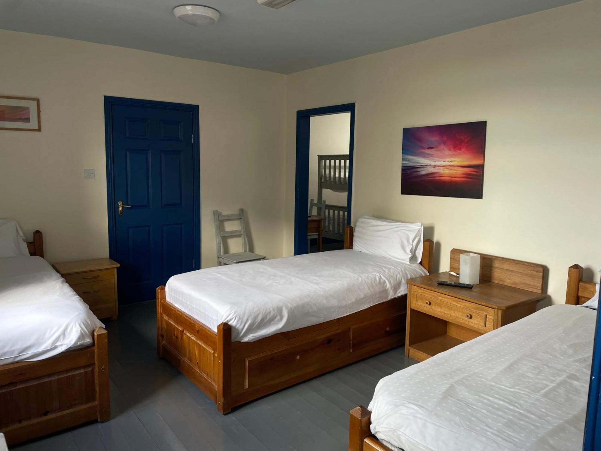 Coastguard Lodge Hostel At Tigh Tp Glaise Bheag Экстерьер фото